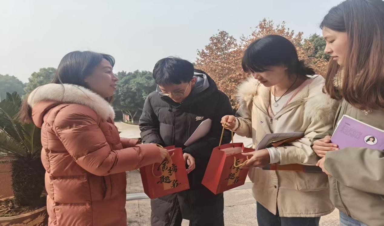 图片1 图片1